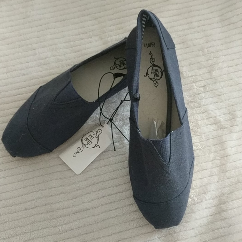 NWT sole mate flats